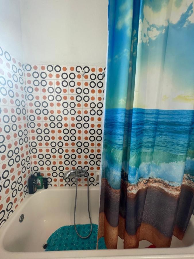Spacious Apartment With Balconies, Ac, King Bed, Near Dt And Transports Athena Bagian luar foto